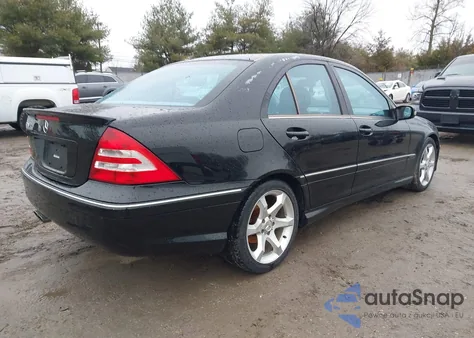2007 Mercedes-Benz C 230 Sport z USA, uszkodzony, nr VIN WDBRF52H37E026822
